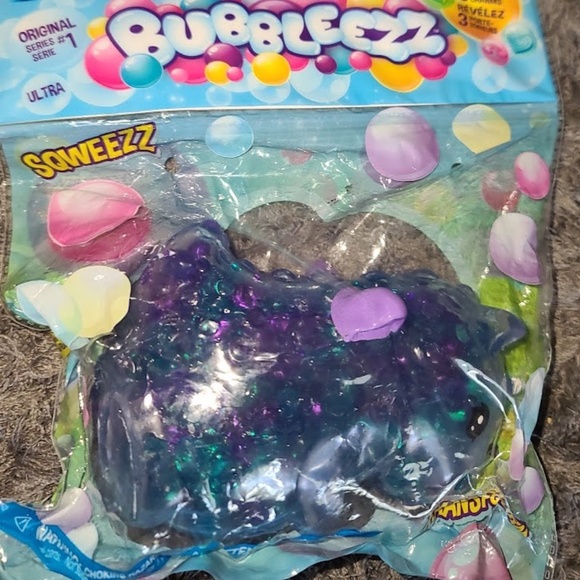 Bubbleezz Series 1 Ultra Squishy Toy - Damien Dragon - Picture 1 of 3